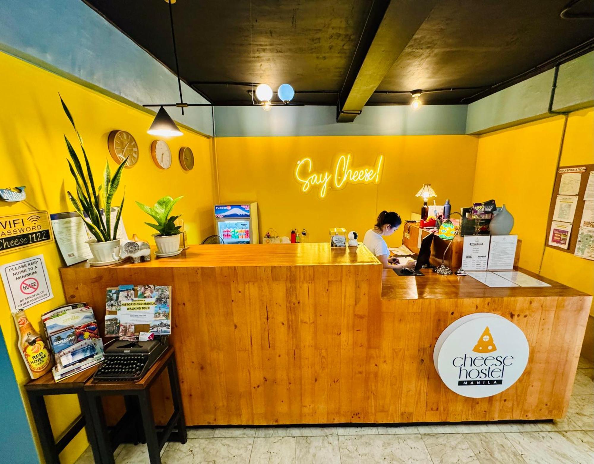 Cheese Hostel Manila Makati City Esterno foto