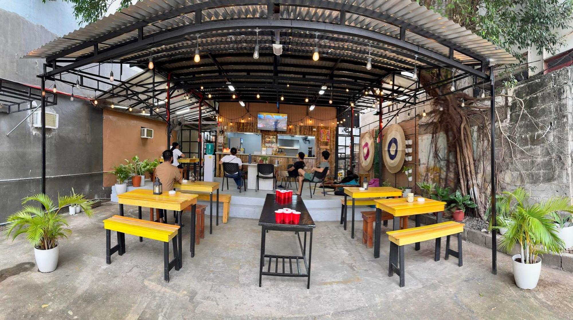 Cheese Hostel Manila Makati City Esterno foto
