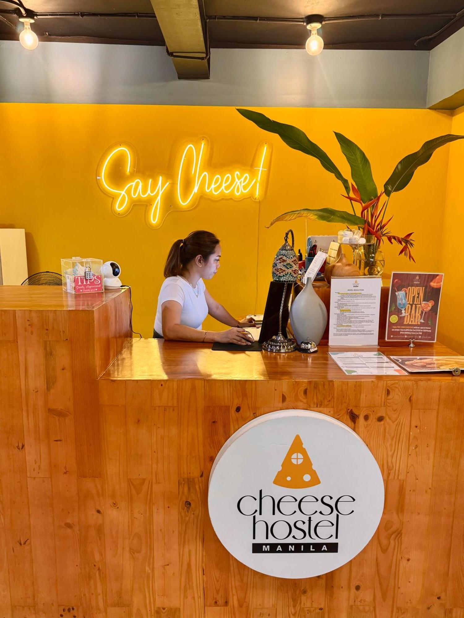 Cheese Hostel Manila Makati City Esterno foto