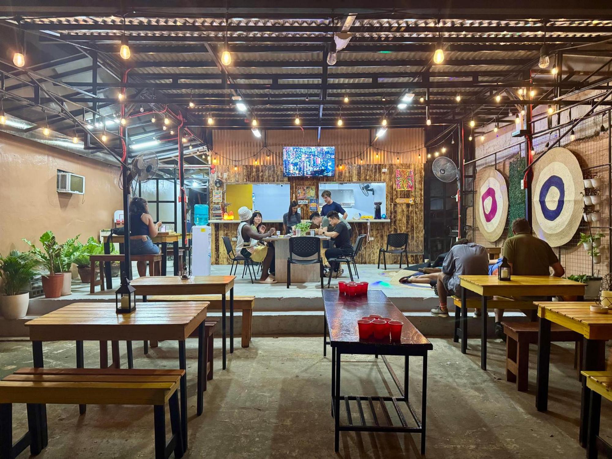 Cheese Hostel Manila Makati City Esterno foto