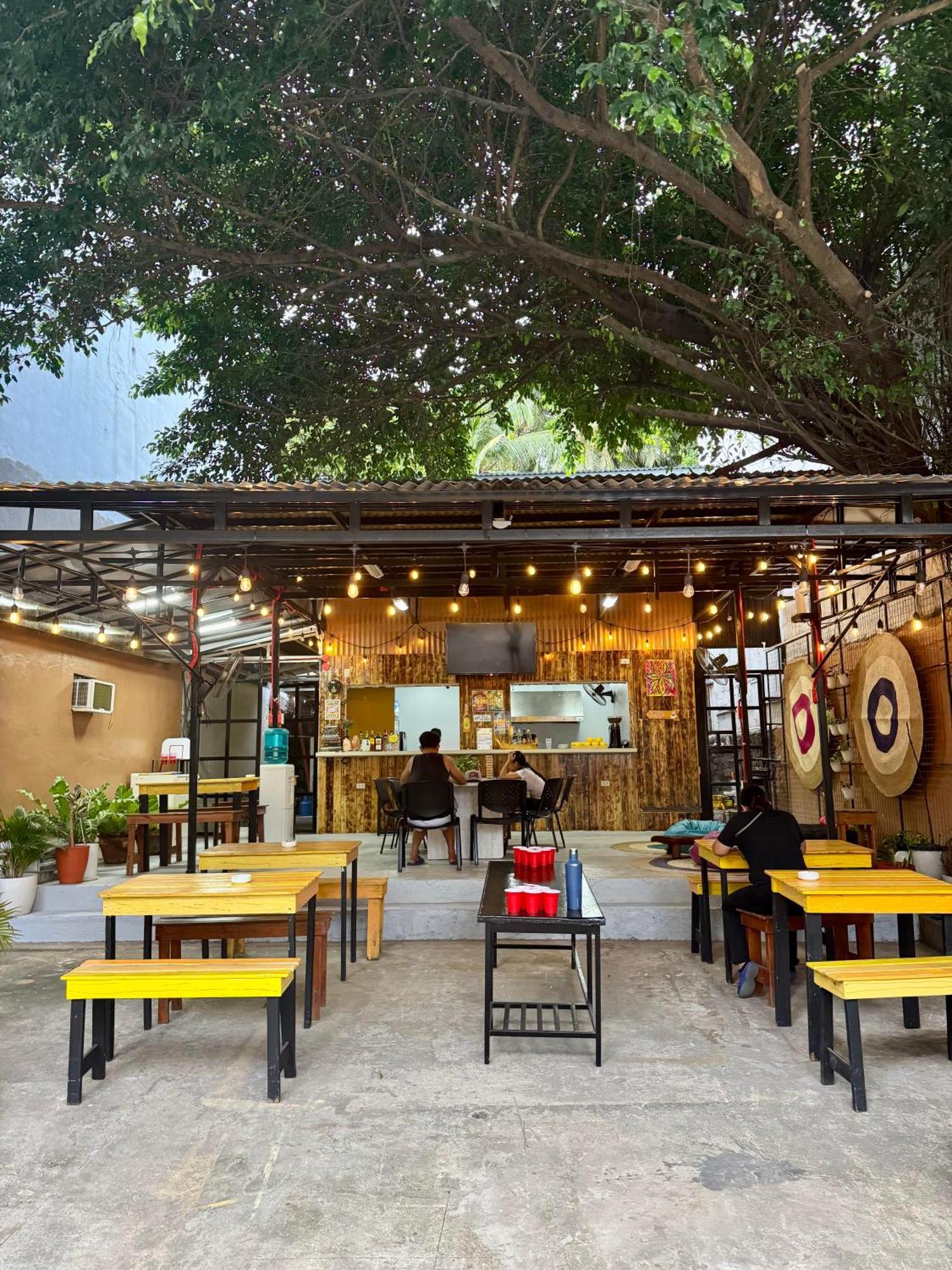 Cheese Hostel Manila Makati City Esterno foto