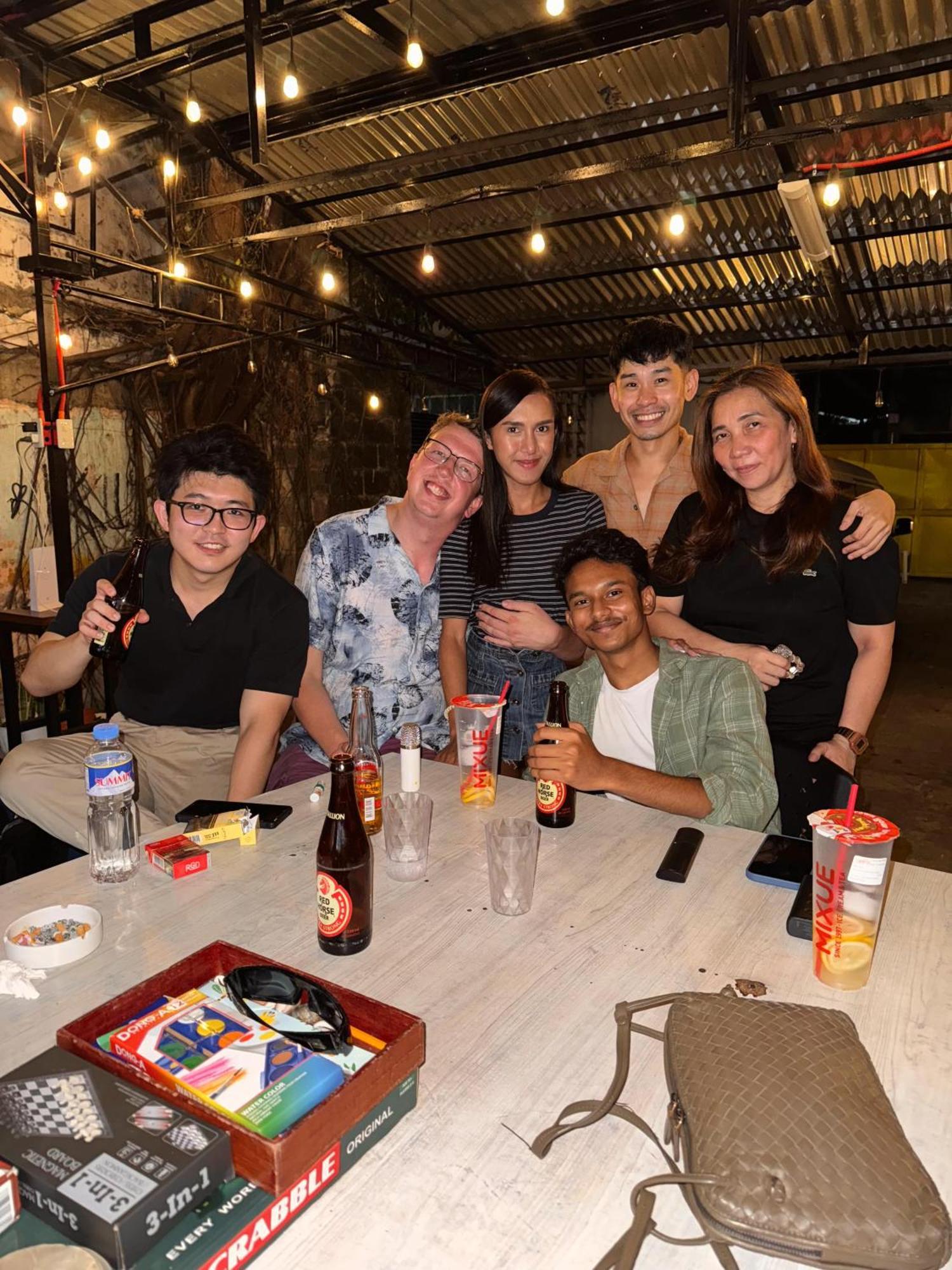 Cheese Hostel Manila Makati City Esterno foto
